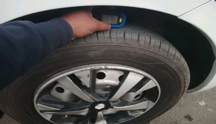 2020 Maruti Swift LXI, Petrol, Manual, 82,472 km, tyre