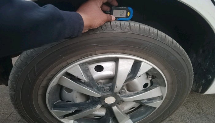 2020 Maruti Swift LXI, Petrol, Manual, 82,472 km, tyre