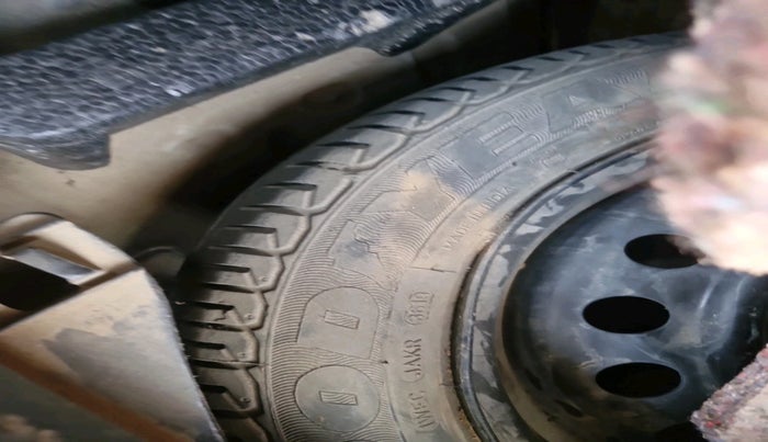 2015 Maruti Wagon R 1.0 VXI, Petrol, Manual, 97,247 km, tyre