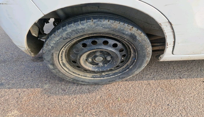 2015 Maruti Wagon R 1.0 VXI, Petrol, Manual, 97,247 km, tyre