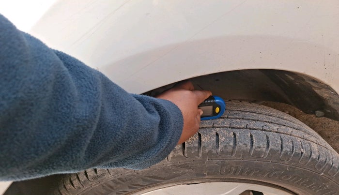 2018 Tata Tiago XT PETROL, Petrol, Manual, 1,60,805 km, tyre