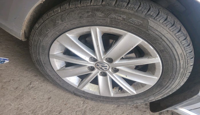 2015 Volkswagen Vento HIGHLINE DIESEL 1.5, Diesel, Manual, 1,56,170 km, tyre