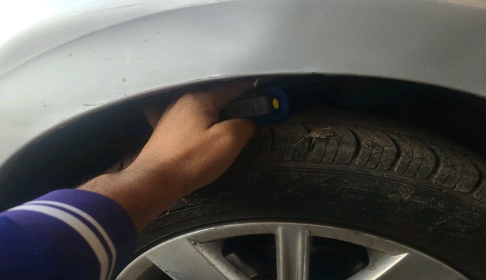 2015 Volkswagen Vento HIGHLINE DIESEL 1.5, Diesel, Manual, 1,56,170 km, tyre