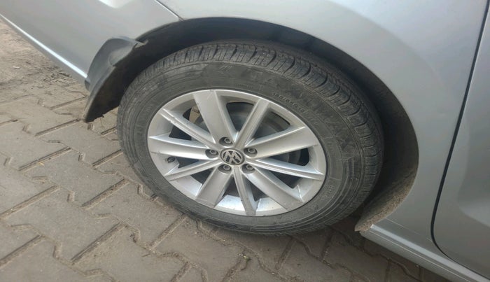 2015 Volkswagen Vento HIGHLINE DIESEL 1.5, Diesel, Manual, 1,56,170 km, tyre