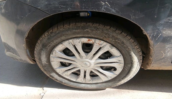 2013 Maruti Ertiga VXI, Petrol, Manual, 99,718 km, tyre