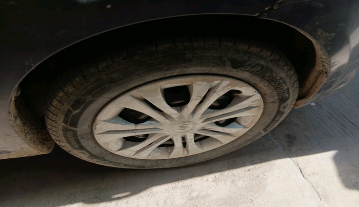 2013 Maruti Ertiga VXI, Petrol, Manual, 99,718 km, tyre