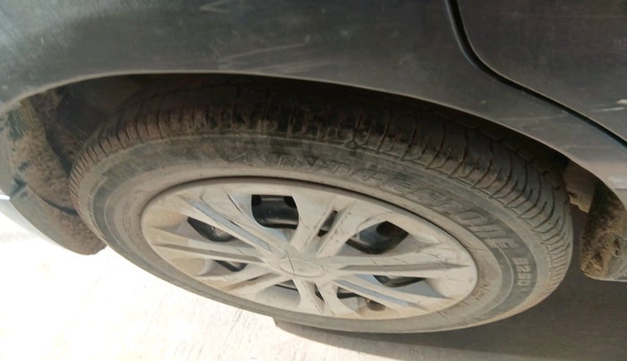 2013 Maruti Ertiga VXI, Petrol, Manual, 99,718 km, tyre