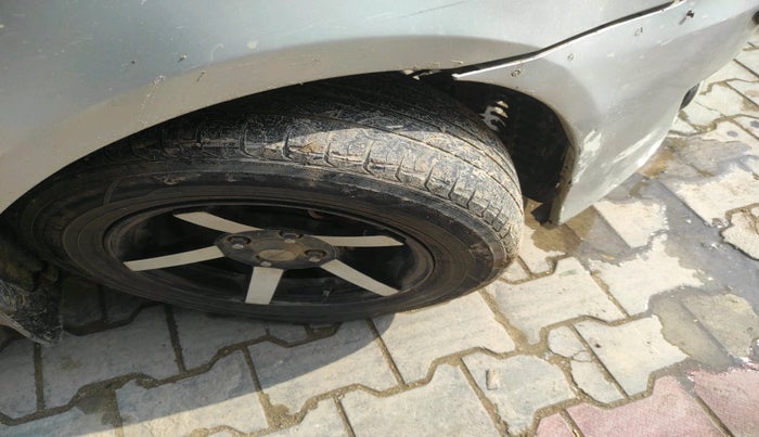 2011 Hyundai Verna TRANSFORM 1.5 SX CRDI, Diesel, Manual, 1,11,820 km, tyre