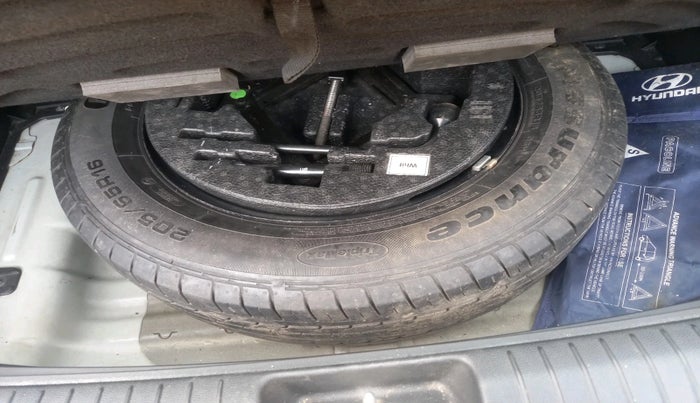 2016 Hyundai Creta SX PLUS 1.6 PETROL, Petrol, Manual, 1,12,935 km, tyre