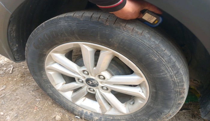 2016 Hyundai Creta SX PLUS 1.6 PETROL, Petrol, Manual, 1,12,935 km, tyre