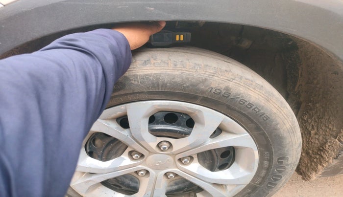 2021 KIA SONET HTE 1.5, Diesel, Manual, 1,24,338 km, tyre