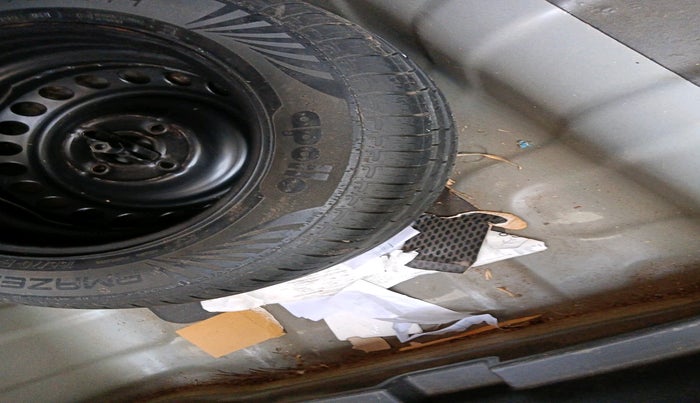 2021 Hyundai AURA SX 1.2, Petrol, Manual, 49,282 km, tyre