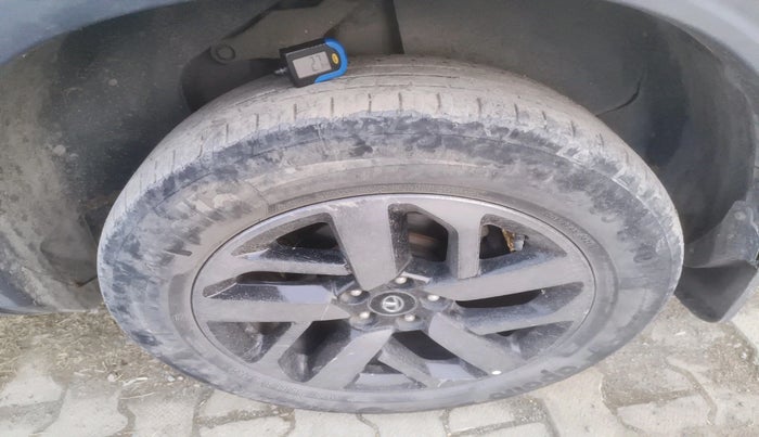 2022 Tata Safari XZ PLUS KAZIRANGA, Diesel, Manual, 1,34,336 km, tyre