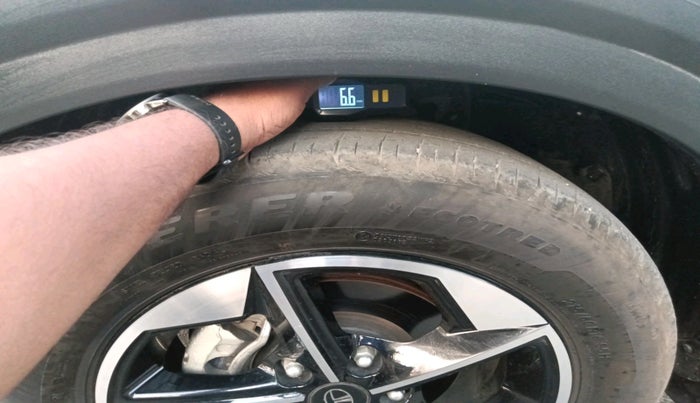 2025 Tata NEXON FEARLESS SUNROOF DCA 1.2 PETROL, Petrol, Automatic, 3,580 km, tyre