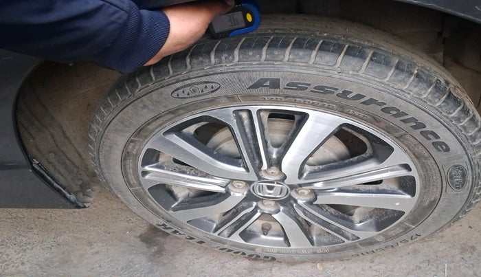 2017 Honda City 1.5L I-VTEC V MT, Petrol, Manual, 16,983 km, tyre