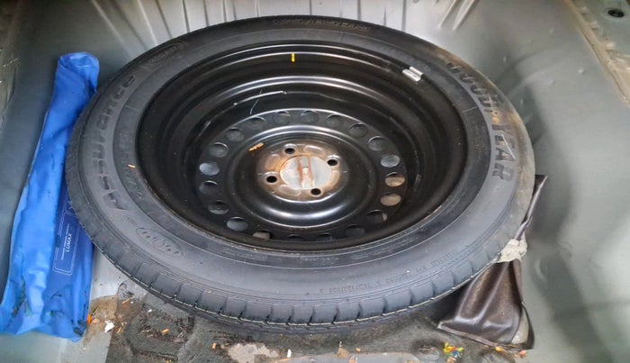 2017 Honda City 1.5L I-VTEC V MT, Petrol, Manual, 16,983 km, tyre