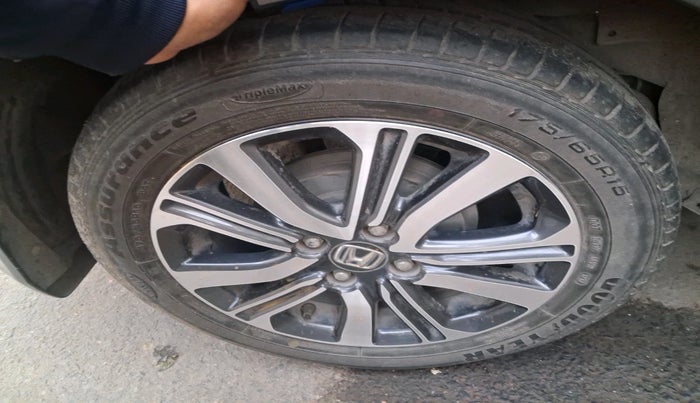 2017 Honda City 1.5L I-VTEC V MT, Petrol, Manual, 16,983 km, tyre