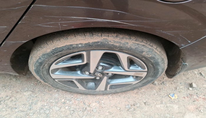 2021 Hyundai AURA SX 1.2, Petrol, Manual, 73,457 km, tyre