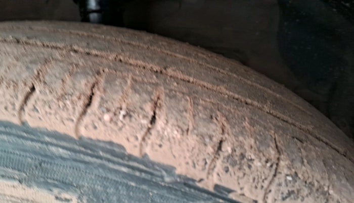 2021 Hyundai AURA SX 1.2, Petrol, Manual, 73,457 km, tyre