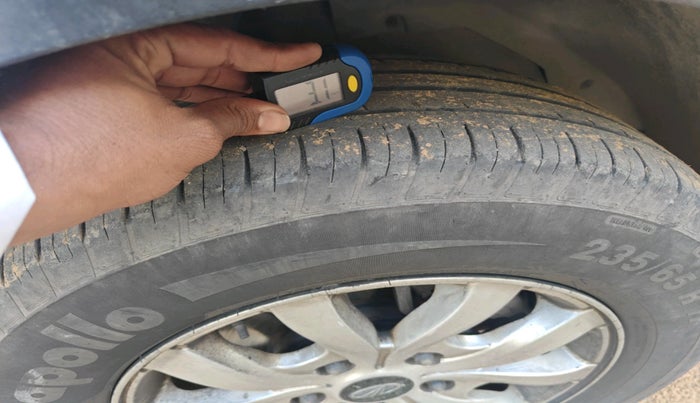 2016 Mahindra XUV500 W10, Diesel, Manual, 2,00,368 km, tyre