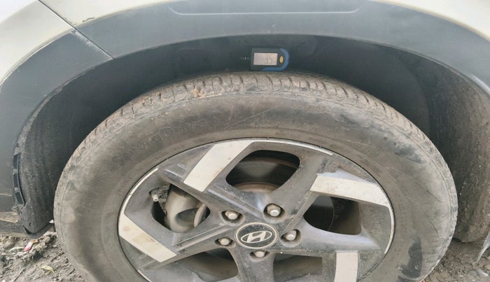 2021 Hyundai VENUE SX 1.0 TURBO, Petrol, Manual, 44,111 km, tyre