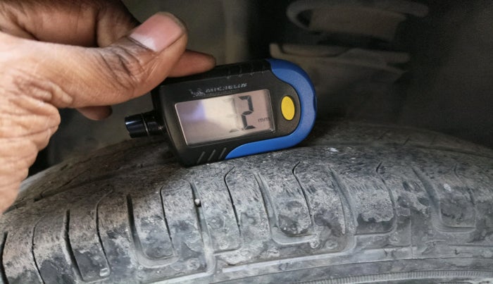 2016 Renault Kwid RXT 0.8, Petrol, Manual, 72,545 km, tyre