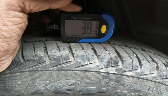 2016 Renault Kwid RXT 0.8, Petrol, Manual, 72,545 km, tyre