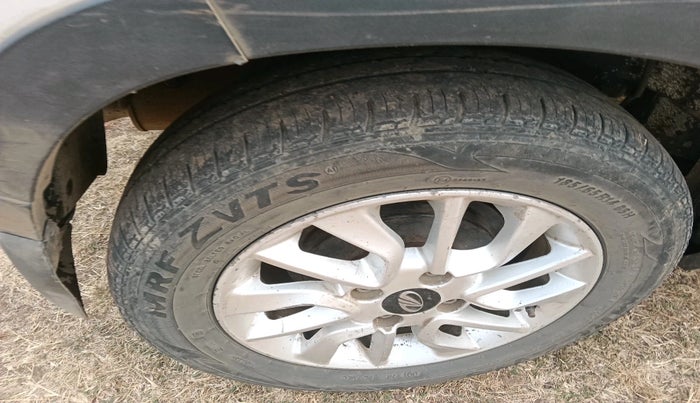 2017 Mahindra Kuv100 K6 D 6 STR, Diesel, Manual, 2,04,010 km, tyre