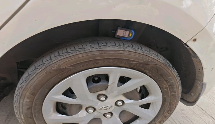 2017 Hyundai Grand i10 SPORTZ 1.2 KAPPA VTVT, Petrol, Manual, 90,210 km, tyre