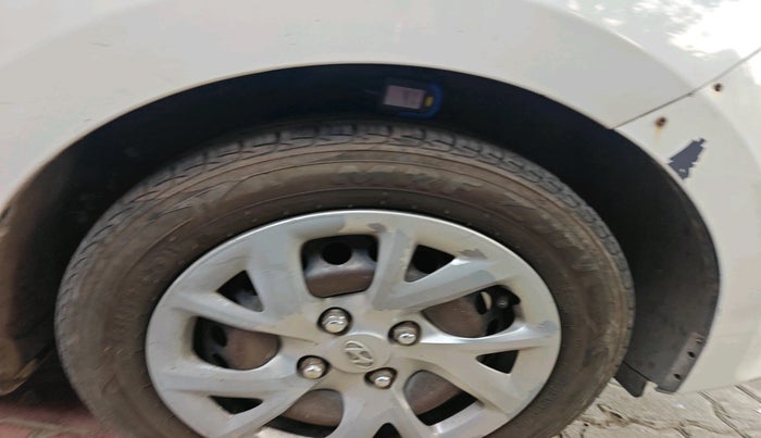 2017 Hyundai Grand i10 SPORTZ 1.2 KAPPA VTVT, Petrol, Manual, 90,210 km, tyre