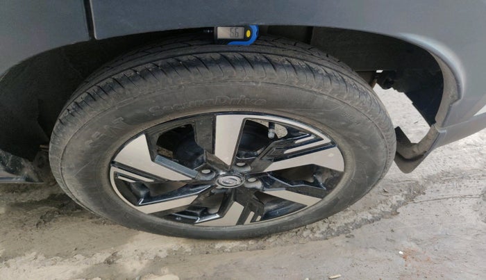 2025 Nissan MAGNITE N-Connecta B4D 1.0 Petrol AMT, Petrol, Automatic, 8,700 km, tyre