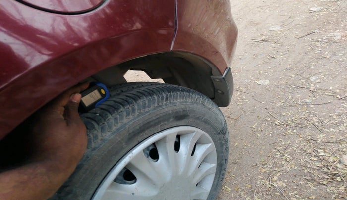 2015 Maruti Swift Dzire VXI, Petrol, Manual, 57,066 km, tyre