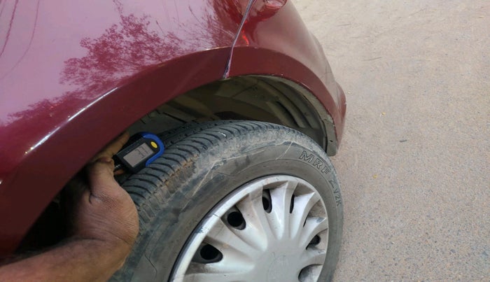 2015 Maruti Swift Dzire VXI, Petrol, Manual, 57,066 km, tyre