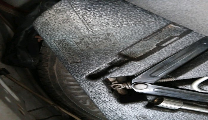 2014 Chevrolet Beat LT PETROL, Petrol, Manual, 76,758 km, tyre