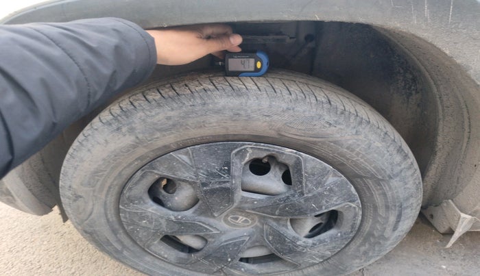 2024 Tata PUNCH ADVENTURE RHYTHM CNG, Petrol, Manual, 55,570 km, tyre