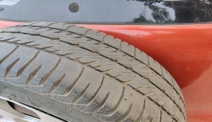 2013 Ford Ecosport AMBIENTE 1.5L DIESEL, Diesel, Manual, 1,20,614 km, tyre