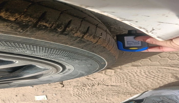 2015 Toyota Etios GD, Diesel, Manual, 1,09,273 km, tyre