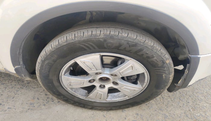 2012 Mahindra XUV500 W8, Diesel, Manual, 99,998 km, tyre