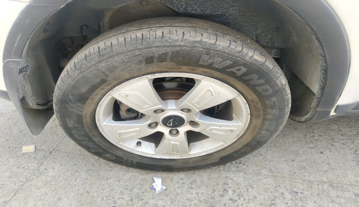 2012 Mahindra XUV500 W8, Diesel, Manual, 99,998 km, tyre