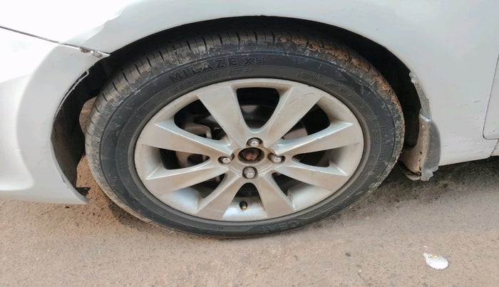 2011 Hyundai Verna FLUIDIC 1.6 CRDI SX, Diesel, Manual, 1,21,000 km, tyre