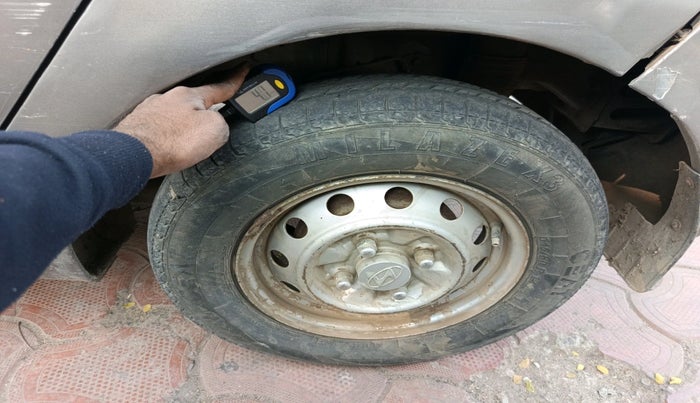 2013 Hyundai Eon ERA +, Petrol, Manual, 38,498 km, tyre