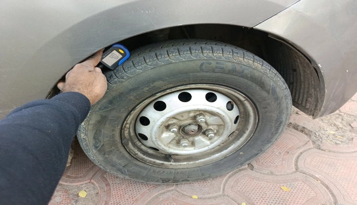 2013 Hyundai Eon ERA +, Petrol, Manual, 38,498 km, tyre