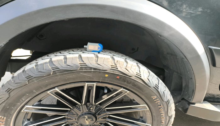 2023 Mahindra Thar LX P 2WD AT HT, Petrol, Automatic, 31,288 km, tyre