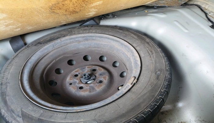 2011 Hyundai Eon MAGNA O, Petrol, Manual, 56,048 km, tyre