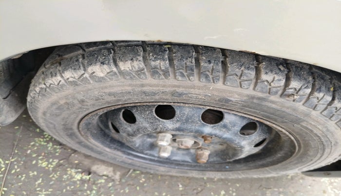 2011 Hyundai Eon MAGNA O, Petrol, Manual, 56,048 km, tyre