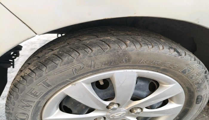 2011 Hyundai Eon MAGNA O, Petrol, Manual, 56,048 km, tyre