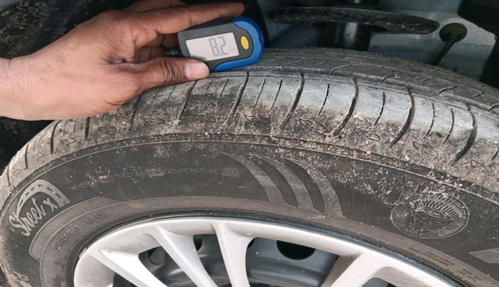 2025 Mahindra XUV700 MX Petrol MT 7 STR, Petrol, Manual, 378 km, tyre