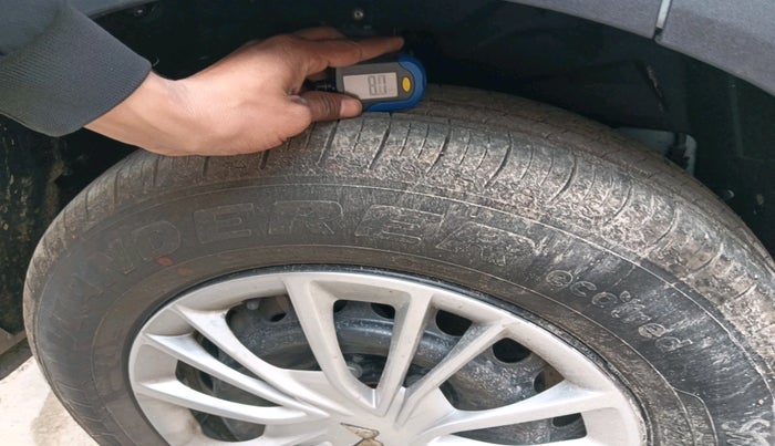 2025 Mahindra XUV700 MX Petrol MT 7 STR, Petrol, Manual, 378 km, tyre