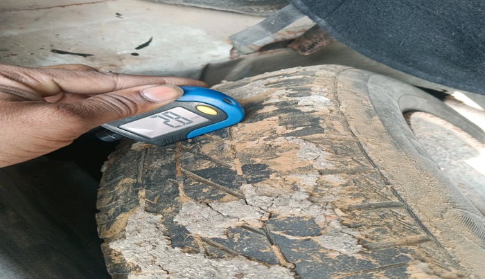 2015 Maruti Swift Dzire VXI, Petrol, Manual, 93,296 km, tyre