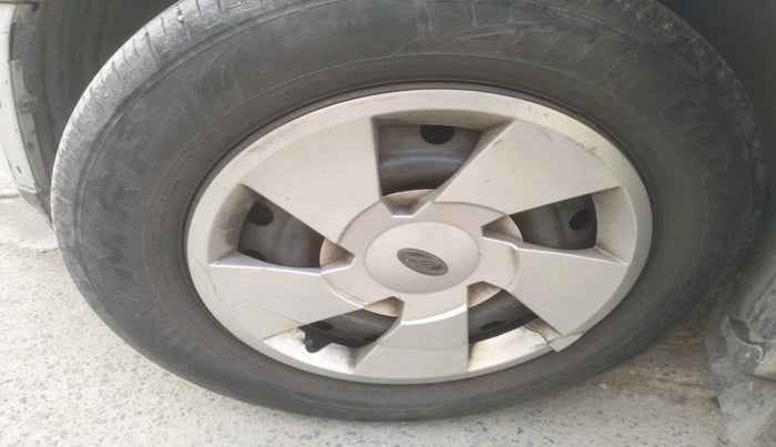 2018 Mahindra XUV500 W7, Diesel, Manual, 1,09,541 km, tyre